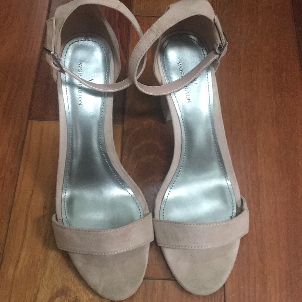 Worthington tan sandals